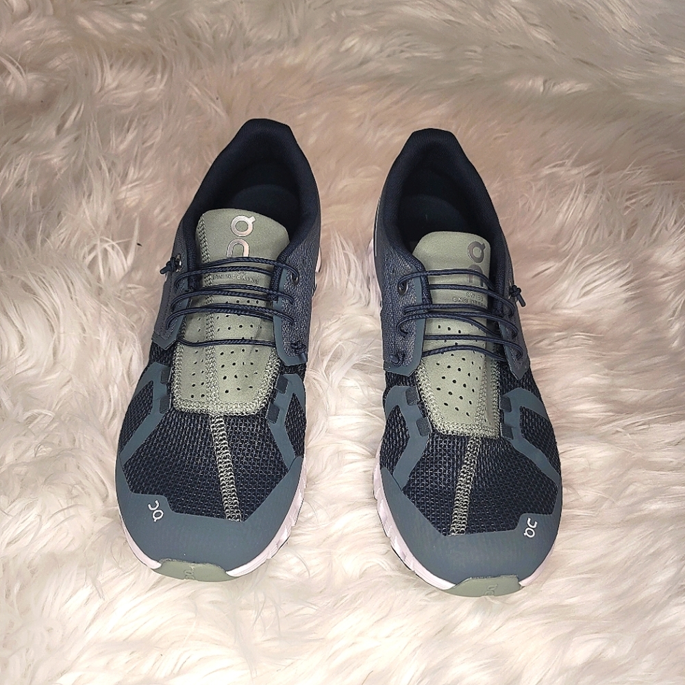 Men's 8.5 QC Sneakers 👟